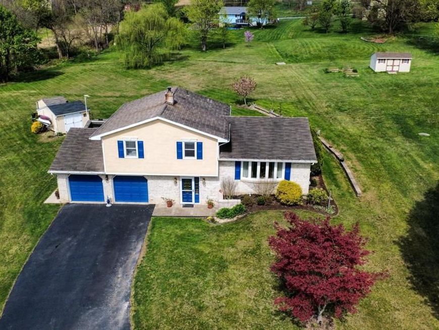 379 Valley Hi Court, Walnutport, PA 18088 Main Photo