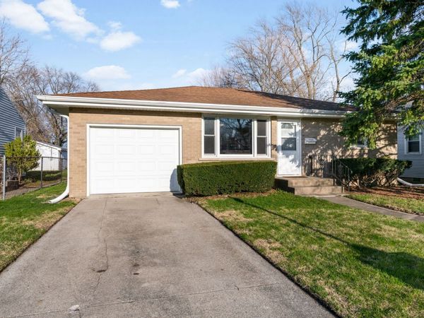 1532 S 5th Avenue , Kankakee, IL 60901