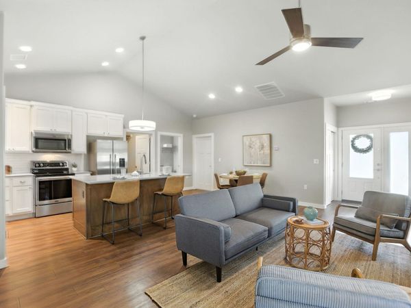 341 Rose DR, Unit A, Dripping Springs, TX 78620