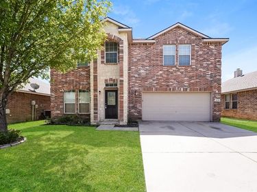 1636 Grassy View Drive, Fort Worth, TX 76177