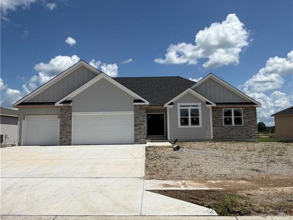2347 Foxtail Drive, Kearney, MO 64060