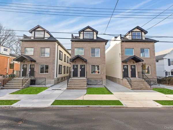 2217 Seymour Avenue , Bronx, NY 10469