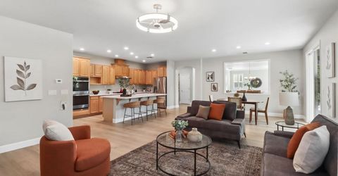 651 Hawkcrest Cir, Sacramento, CA 95835 Photo