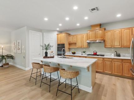 651 Hawkcrest Cir, Sacramento, CA 95835 Photo