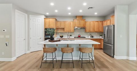 651 Hawkcrest Cir, Sacramento, CA 95835 Photo