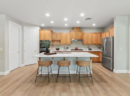 651 Hawkcrest Cir, Sacramento, CA 95835 Photo