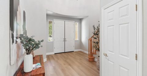 651 Hawkcrest Cir, Sacramento, CA 95835 Photo