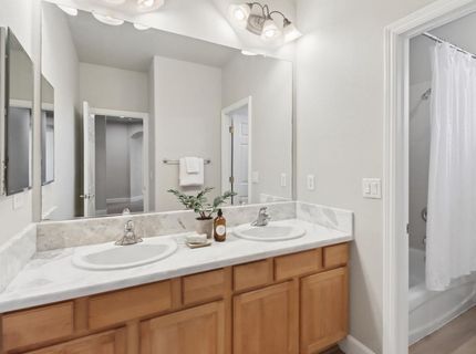 651 Hawkcrest Cir, Sacramento, CA 95835 Photo