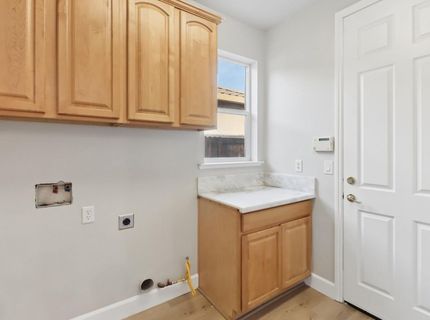 651 Hawkcrest Cir, Sacramento, CA 95835 Photo