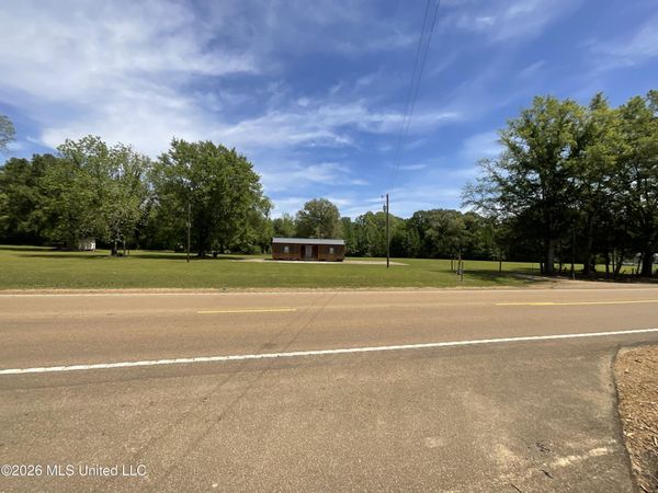 12007 Highway 16 E , Benton, MS 39039