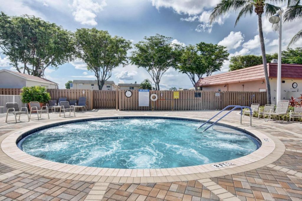 468 Saxony Way, Delray Beach, FL 33446 Photo