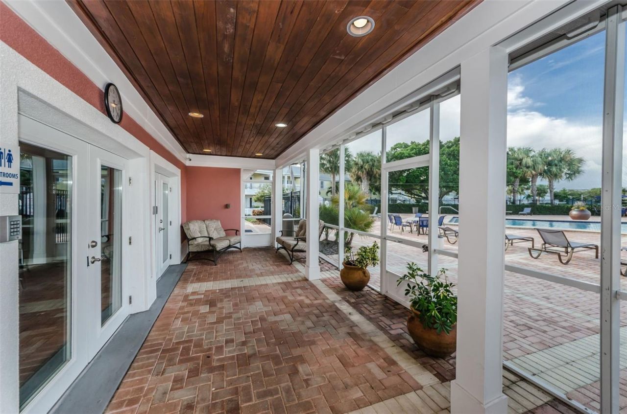 251 Pompano Drive Se, Unit D, Saint Petersburg, FL 33705 Photo
