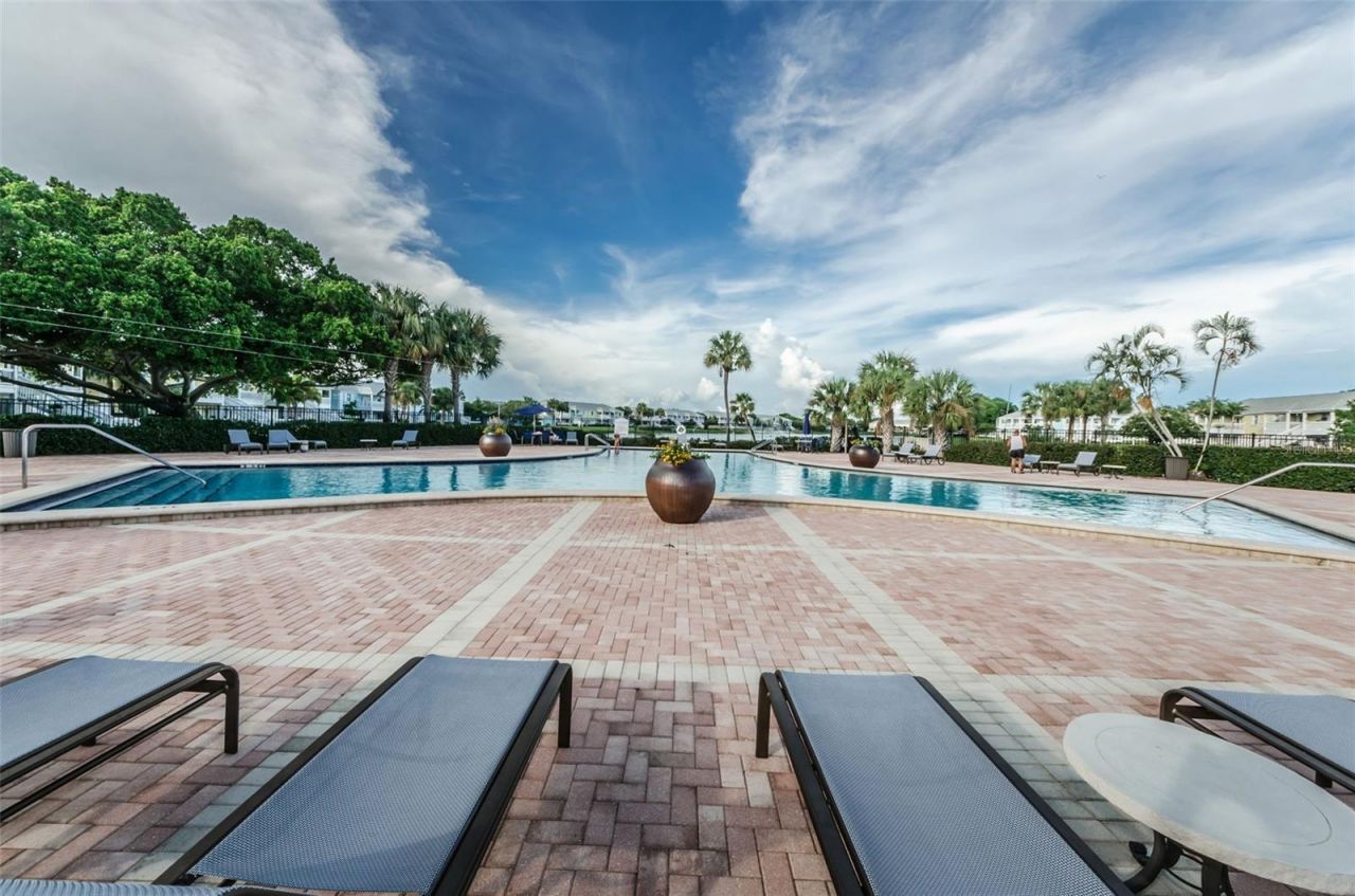 251 Pompano Drive Se, Unit D, Saint Petersburg, FL 33705 Photo