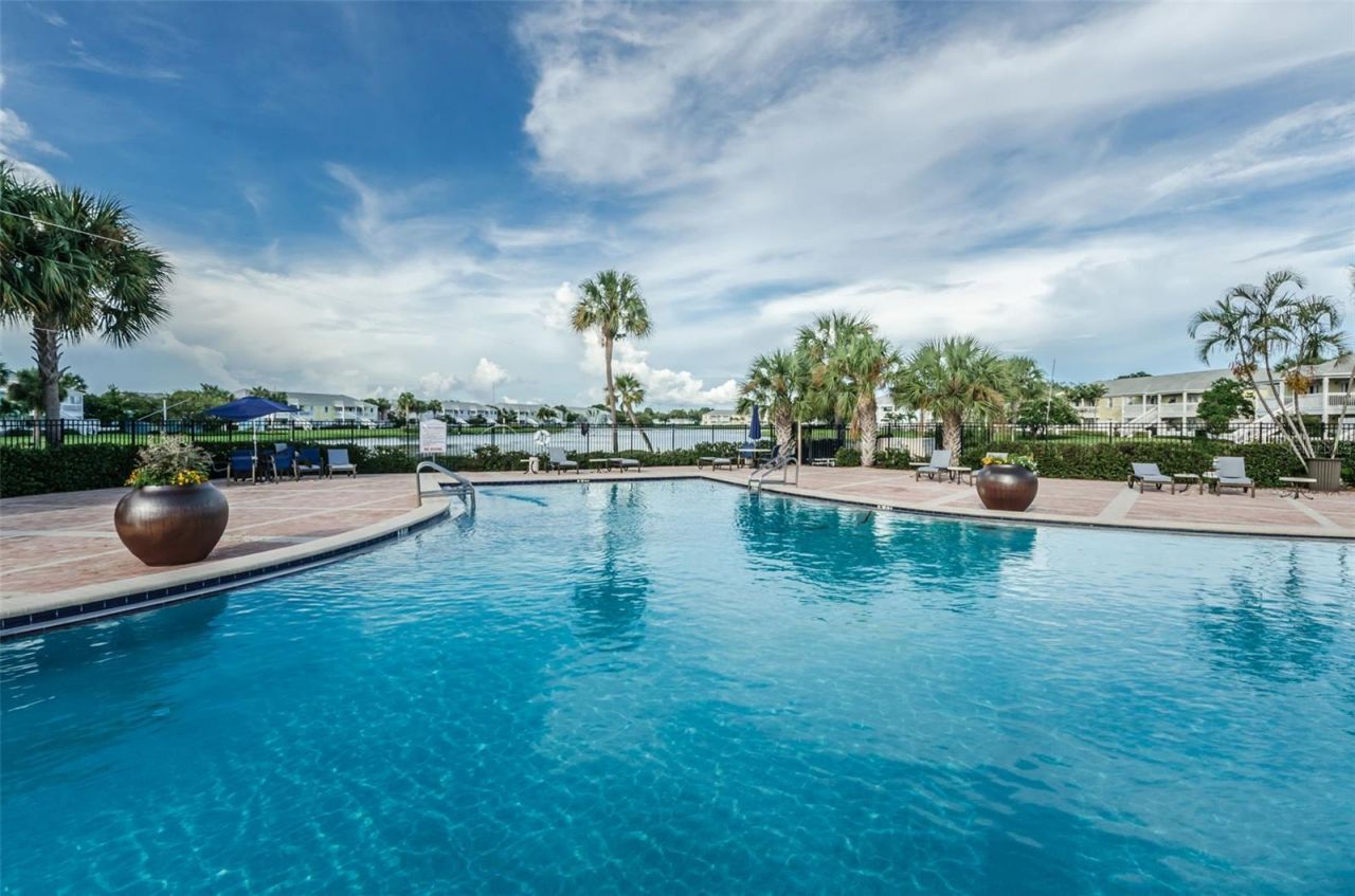 251 Pompano Drive Se, Unit D, Saint Petersburg, FL 33705 Photo