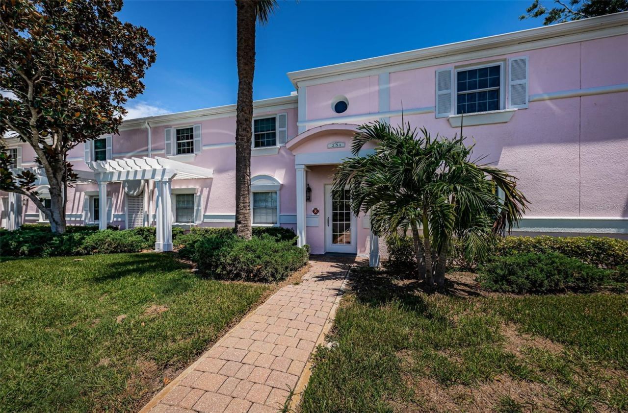 251 Pompano Drive Se, Unit D, Saint Petersburg, FL 33705 Photo