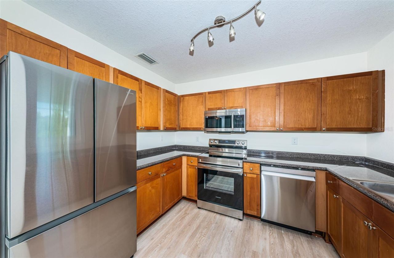 251 Pompano Drive Se, Unit D, Saint Petersburg, FL 33705 Photo