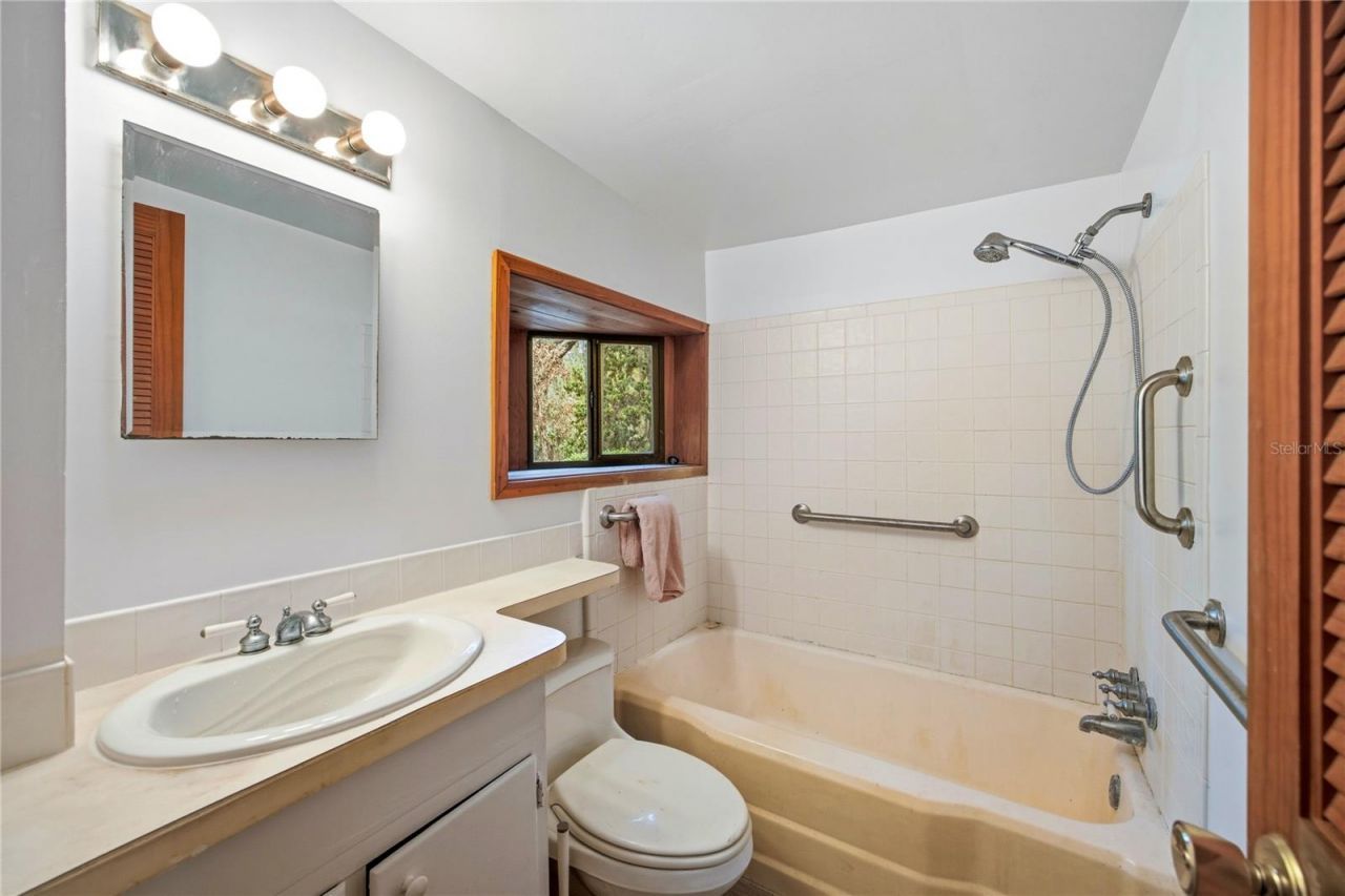 7305 NE 222nd Street , Melrose, FL 32666 Photo