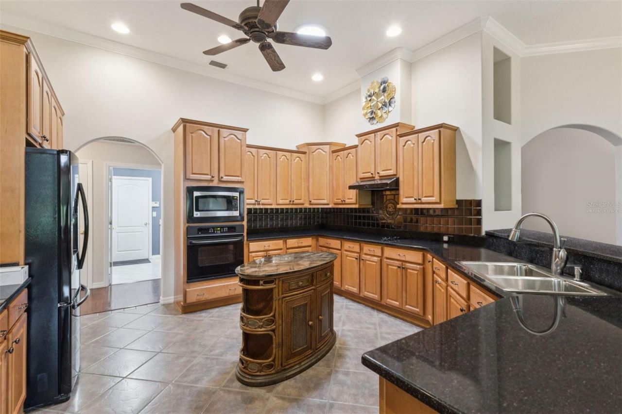 5607 Sir Churchill Drive, Leesburg, FL 34748 Photo