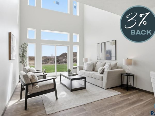 2317 E Jetty Pl, Sioux Falls, SD 57108