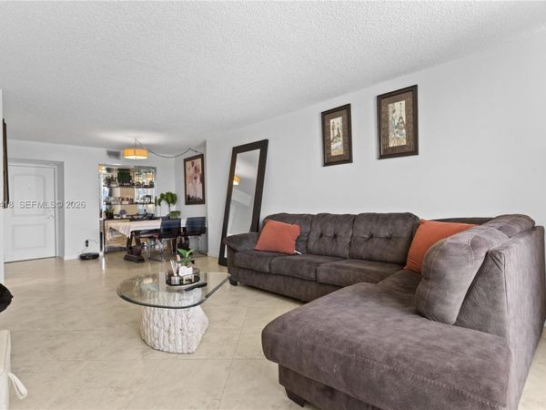 100 Bayview Dr , Unit 307, Sunny Isles Beach, FL 33160