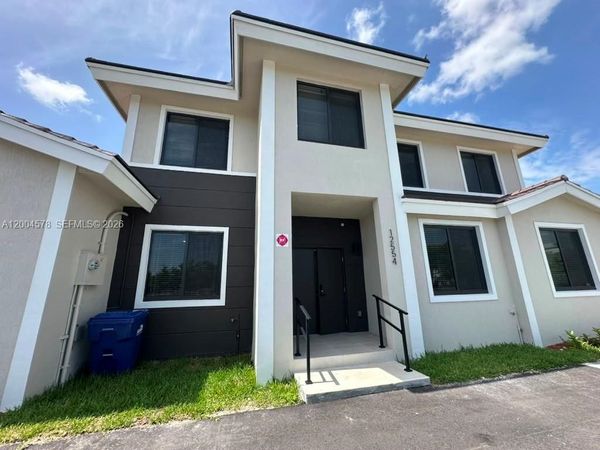 12554 SW 194th St, Miami, FL 33177