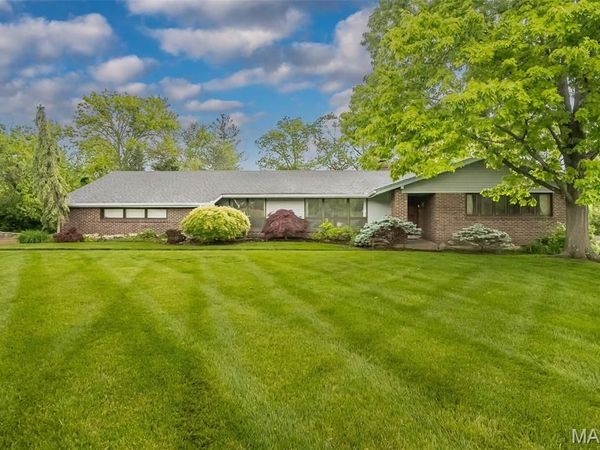 336 Hackmann Lane, Creve Coeur, MO 63141