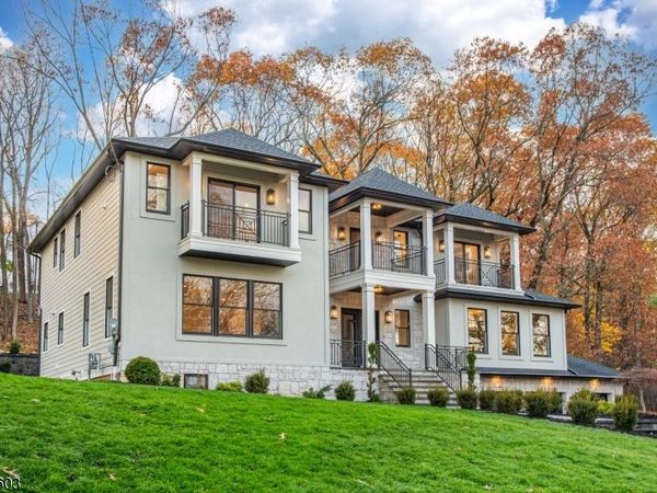 24 Cliffside Dr, Livingston, NJ 07039