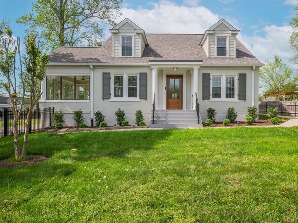 404 Murrell St , Dickson, TN 37055