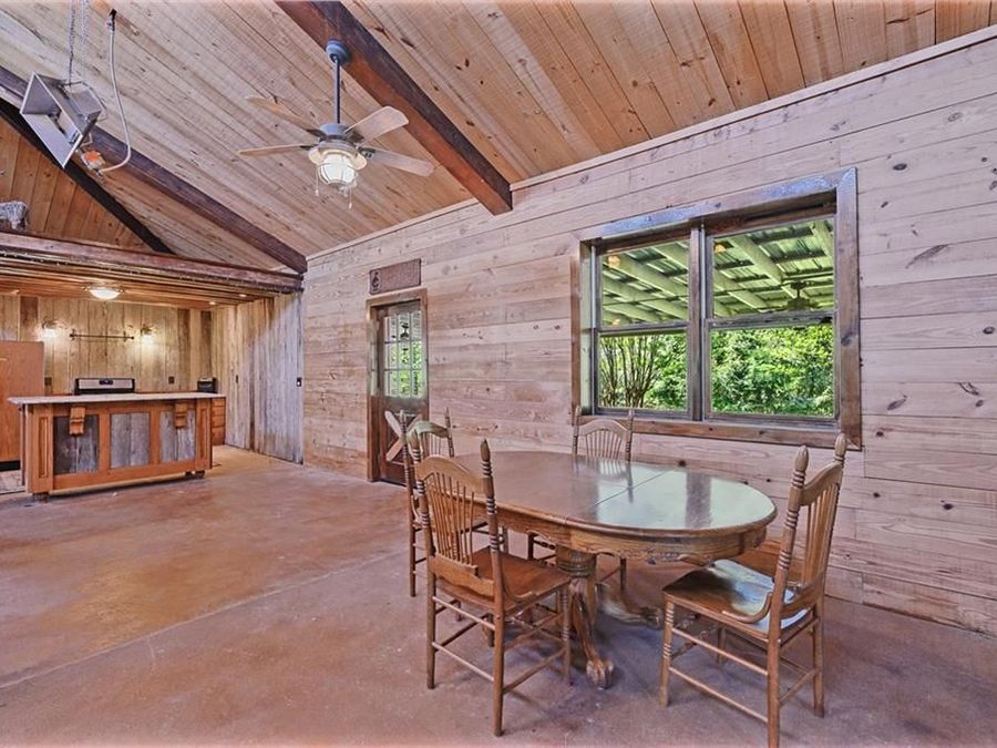 Property Image 100