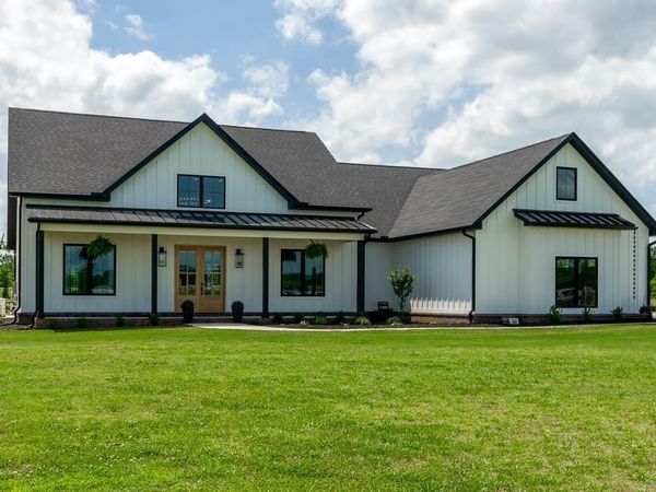 25 Meadows Drive, Vilonia, AR 72173