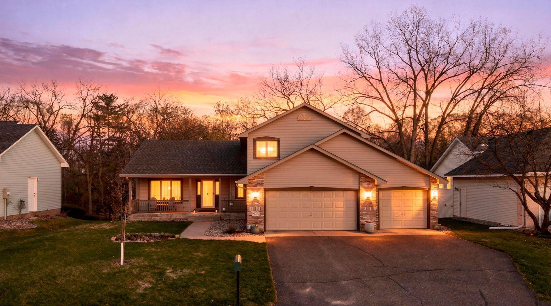 2655 N Barclay Street, Maplewood, MN 55109