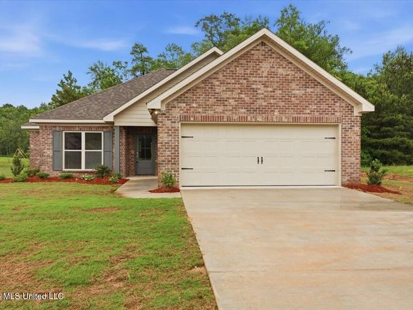 302 Courtney Lane, Magee, MS 39111