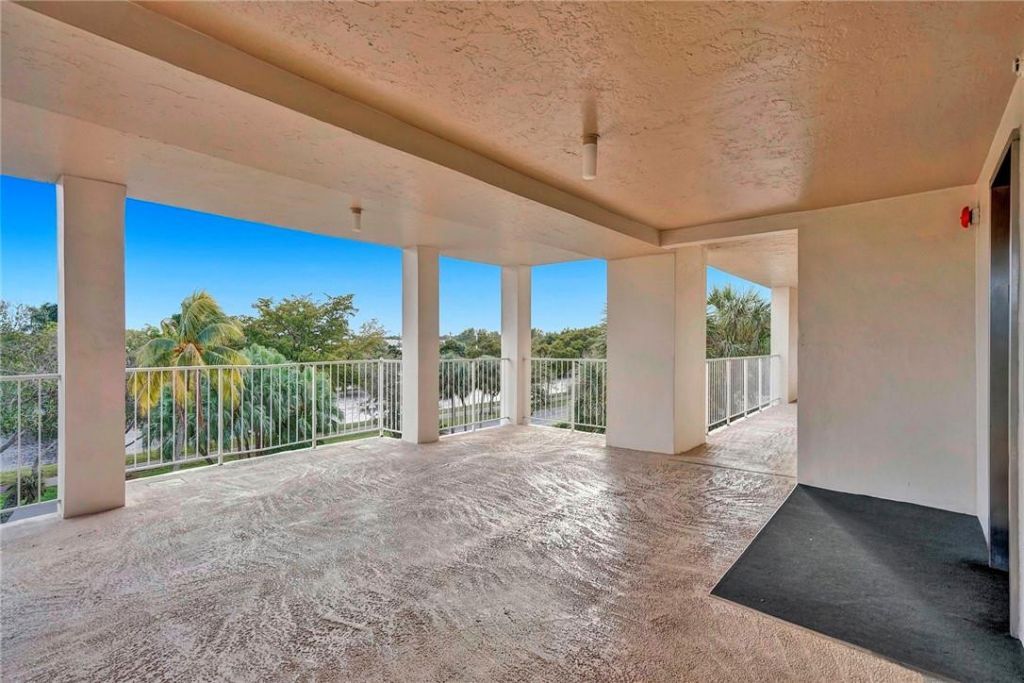 3051 S Palm Aire Drive, Unit 407, Pompano Beach, FL 33069 Photo
