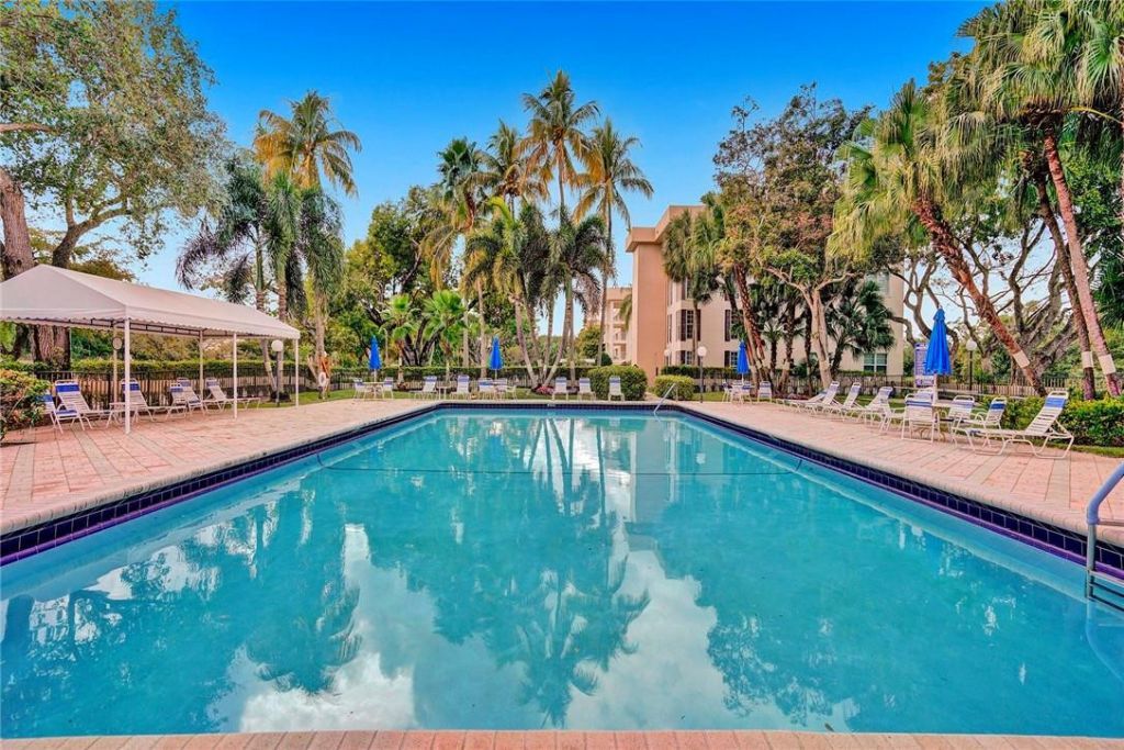 3051 S Palm Aire Drive, Unit 407, Pompano Beach, FL 33069 Photo