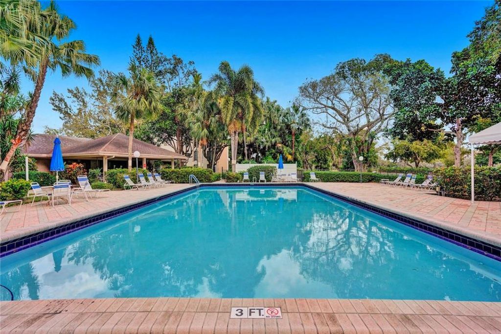 3051 S Palm Aire Drive, Unit 407, Pompano Beach, FL 33069 Photo