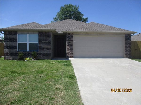 904 S Excelsior Drive , Siloam Springs, AR 72761