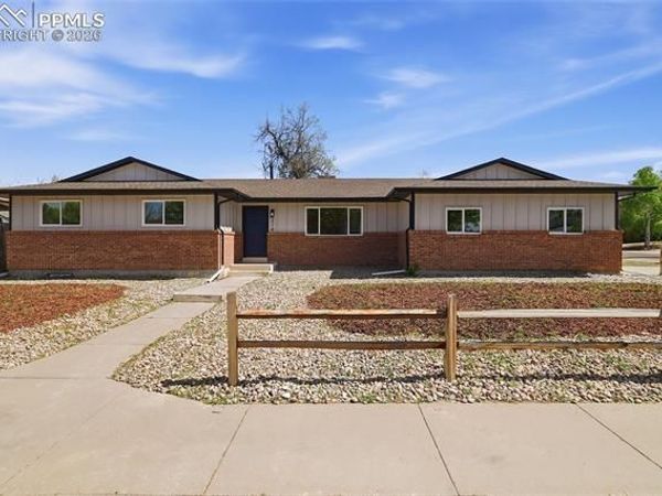 218 Starlite Drive, Pueblo, CO 81005