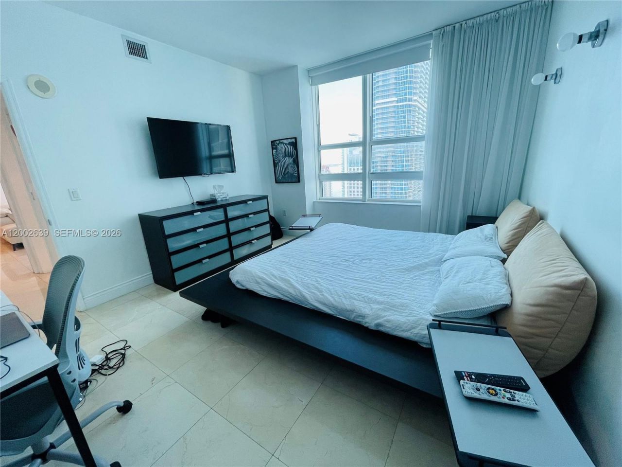 950 Brickell Bay Dr, Unit 3703, Miami, FL 33131 Photo