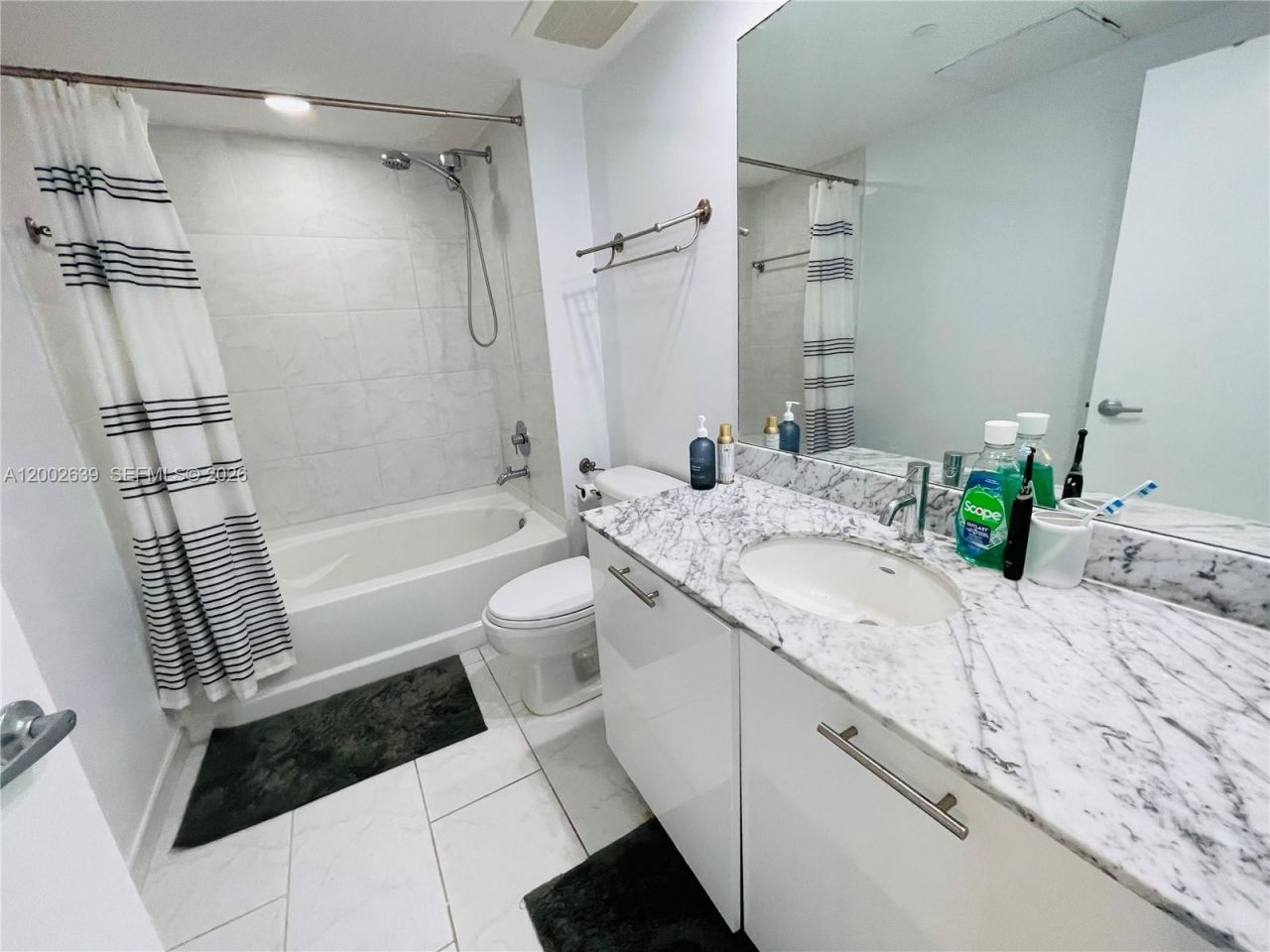 950 Brickell Bay Dr, Unit 3703, Miami, FL 33131 Photo