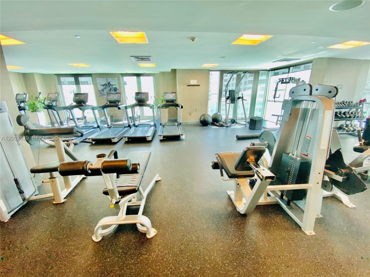 950 Brickell Bay Dr, Unit 3703, Miami, FL 33131 Photo