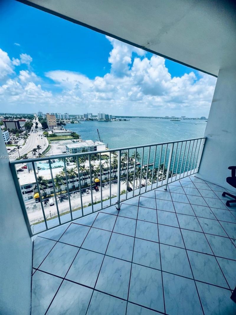 1865 79th St Csw, Unit PH-J, North Bay Village, FL 33141 Photo