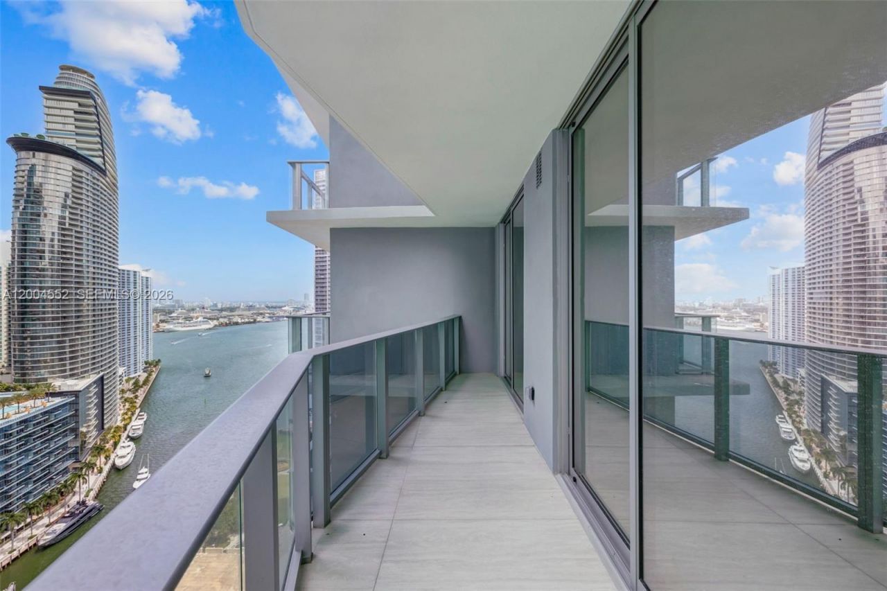 77 SE 5th St , Unit 3205, Miami, FL 33131 Photo
