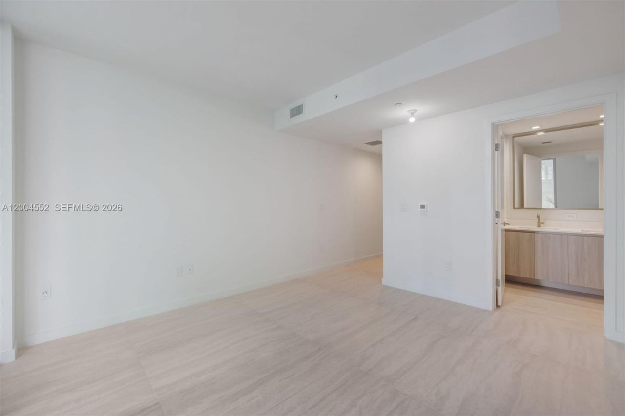 77 SE 5th St , Unit 3205, Miami, FL 33131 Photo