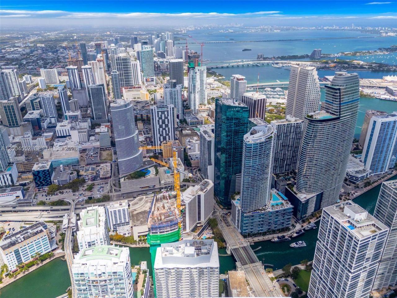 77 SE 5th St , Unit 3205, Miami, FL 33131 Photo