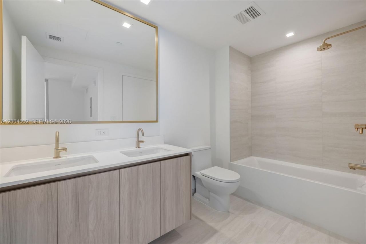 77 SE 5th St , Unit 3205, Miami, FL 33131 Photo
