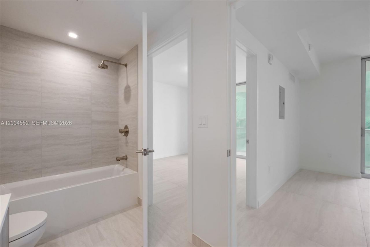 77 SE 5th St , Unit 3205, Miami, FL 33131 Photo
