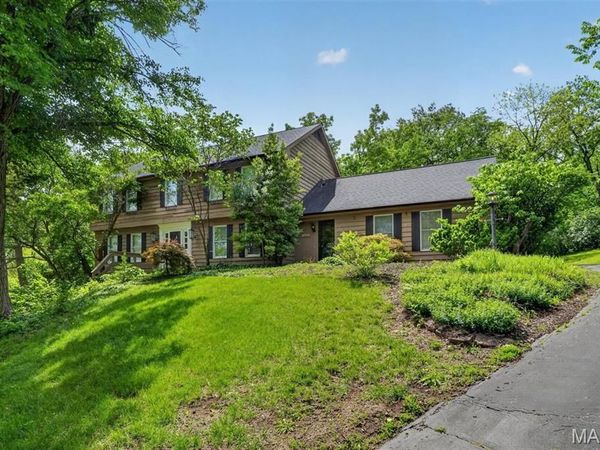 1685 Ansonborough Drive, Chesterfield, MO 63017