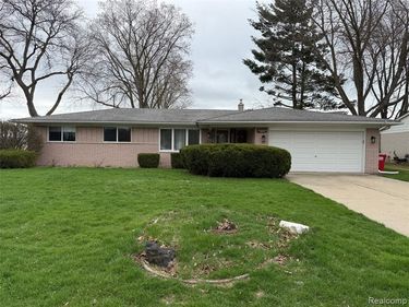 37572 Via Rosalie Street , Clinton Twp, MI 48036