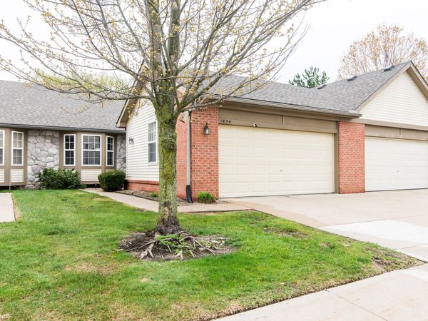 1854 N Kenwyck Drive, Ypsilanti, MI 48198