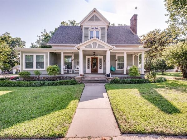 310 E Tarrant Street , Bowie, TX 76230